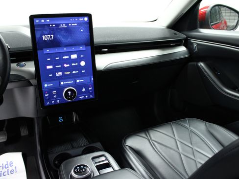 Used 2021 Ford Mustang Mach-E Select image 19