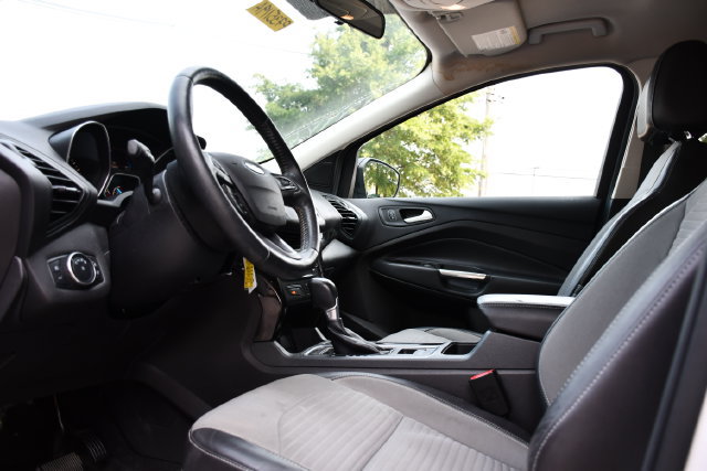 Used 2017 Ford Escape SE w/ SE Sport Appearance Package FWD image 12