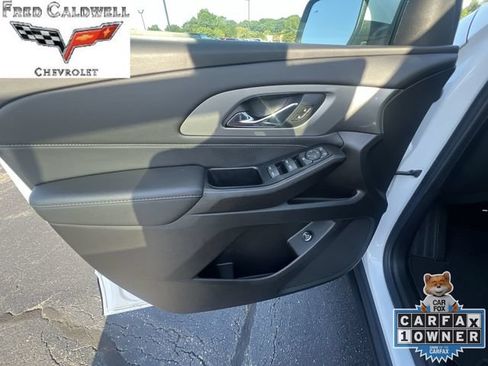 Used 2023 Chevrolet Traverse LT FWD image 27