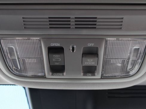 Used 2019 Honda CR-V EX image 11