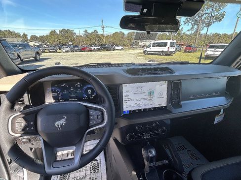 New 2025 Ford Bronco Big Bend w/ Black Diamond Package AWD/4WD image 8