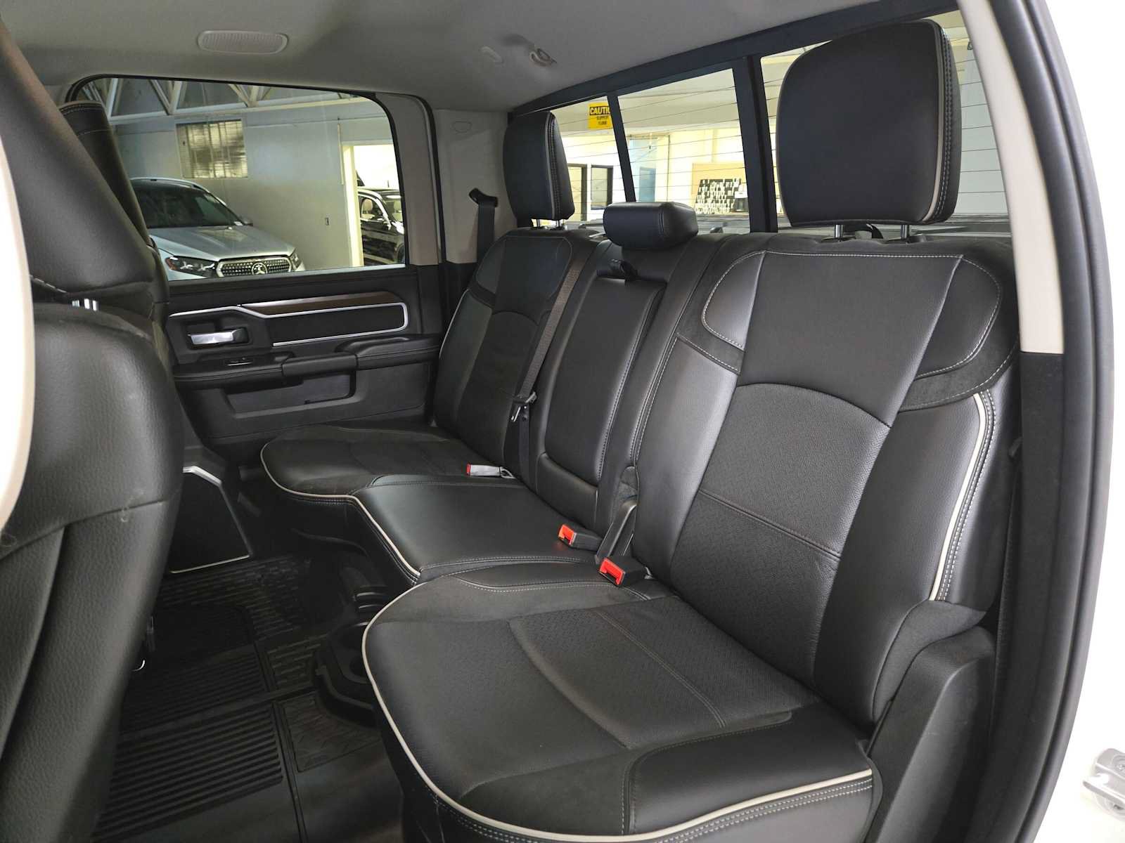Used 2024 RAM 3500 Laramie w/ Towing Technology Group AWD/4WD image 17
