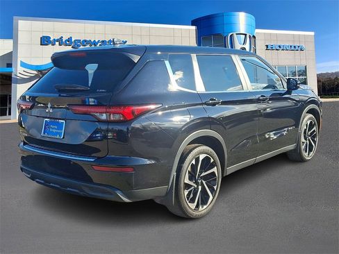 Used 2022 Mitsubishi Outlander ES image 6