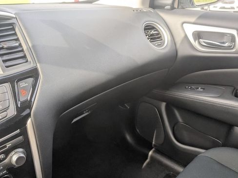 Used 2020 Nissan Pathfinder SV AWD/4WD image 25