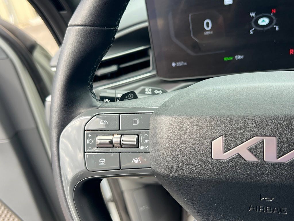 Certified 2024 Kia EV9 GT-Line AWD/4WD image 21