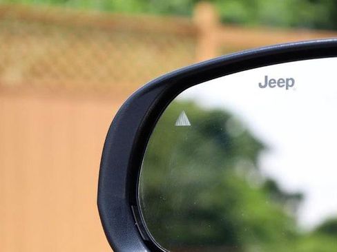 Used 2025 Jeep Compass Limited AWD/4WD image 19