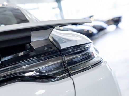 Used 2022 Porsche Panamera GTS w/ Premium Package image 19