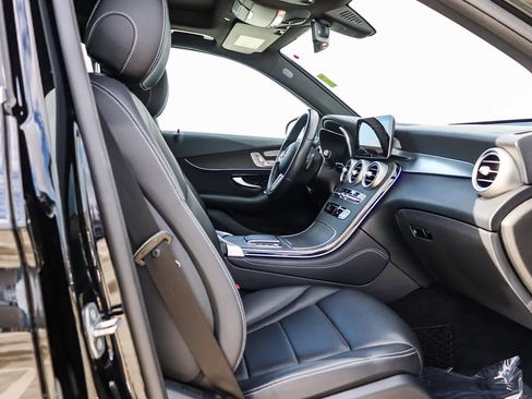 Used 2020 Mercedes-Benz GLC 300 image 23