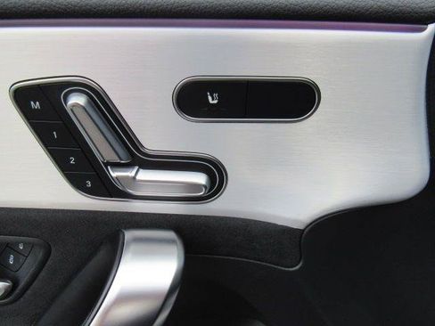 Used 2024 Mercedes-Benz CLA 250 4MATIC image 32