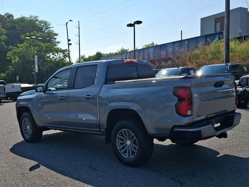 Used 2024 Chevrolet Colorado LT w/ LT Convenience Package III RWD image 4
