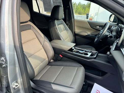 Used 2026 Chevrolet Equinox LT w/ Convenience Package II FWD image 28