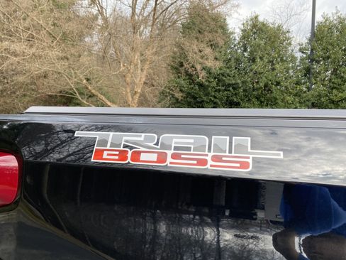 Used 2020 Chevrolet Silverado 1500 LT Trail Boss w/ Bed Protection Package image 41