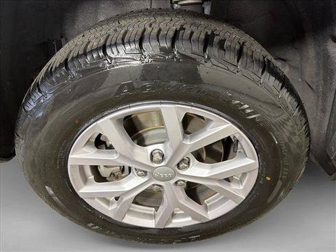 Used 2022 Jeep Grand Cherokee L Limited RWD image 17