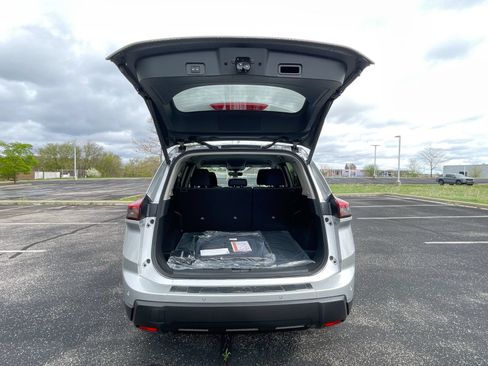 Used 2024 Nissan Rogue SV AWD/4WD image 37