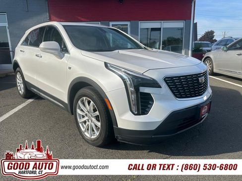 Used 2019 Cadillac XT4 Luxury w/ Cold Weather Package image 3