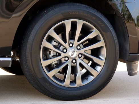 Used 2020 Ford Expedition Limited image 30