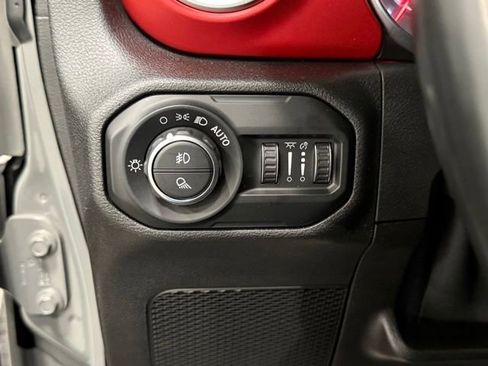 Used 2021 Jeep Gladiator Rubicon w/ LED Lighting Group AWD/4WD image 19