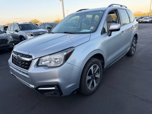 Used 2018 Subaru Forester 2.5i Premium w/ All-Weather Package AWD/4WD image 3