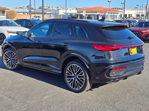 New 2025 Audi SQ5 Prestige image 4