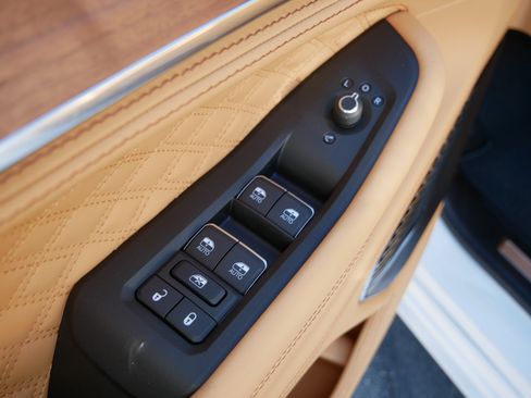 New 2025 Jeep Grand Cherokee Summit image 6