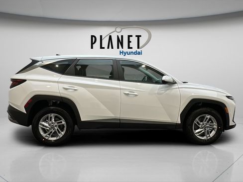New 2026 Hyundai Tucson SE image 8