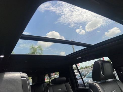 Used 2023 Cadillac Escalade ESV Sport AWD/4WD image 16