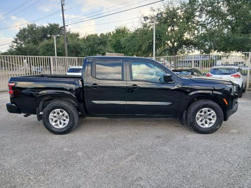 Used 2024 Nissan Frontier SV RWD image 8