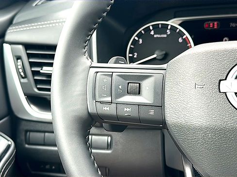 New 2026 Nissan Rogue SV FWD image 19