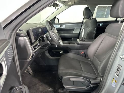 Used 2024 Hyundai Santa Fe SE image 11
