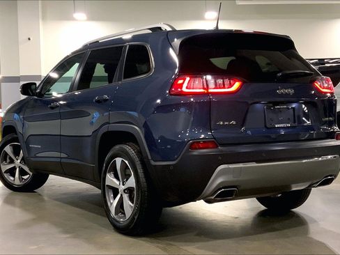 Used 2021 Jeep Cherokee Limited image 11