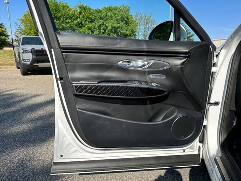 Used 2022 Genesis GV70 3.5T Sport w/ Sport Prestige Package AWD/4WD image 8
