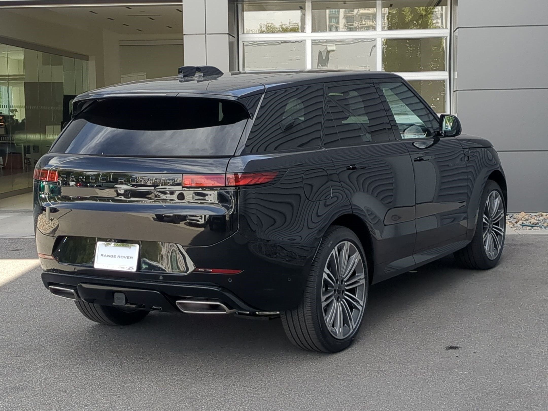 New 2026 Land Rover Range Rover Sport Dynamic SE AWD/4WD image 5