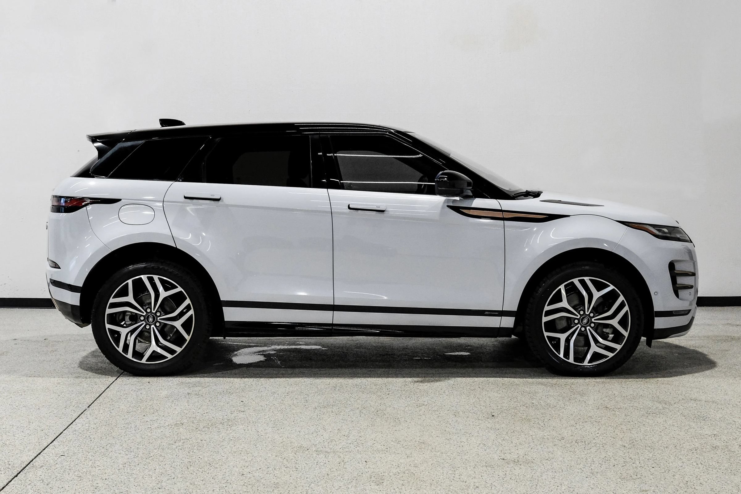Used 2020 Land Rover Range Rover Evoque First Edition AWD/4WD image 5