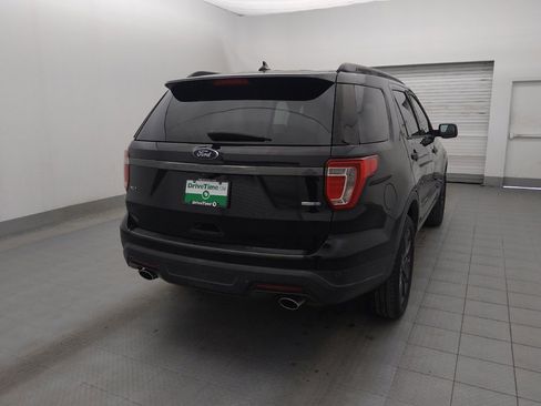 Used 2018 Ford Explorer XLT w/ Equipment Group 202A image 7