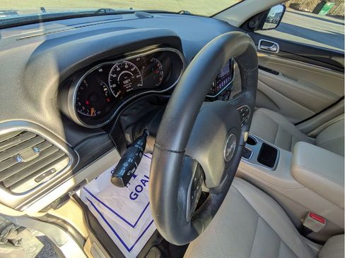 Used 2019 Jeep Grand Cherokee Limited w/ Luxury Group II image 11