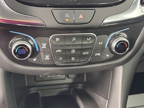 Used 2023 Chevrolet Equinox Premier AWD/4WD image 24