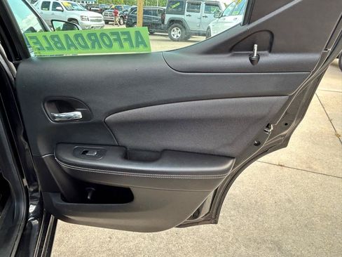 Used 2014 Dodge Avenger SE w/ Blacktop Package FWD image 15