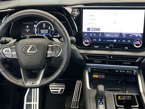 Used 2025 Lexus TX 500h AWD w/ Technology Package image 4