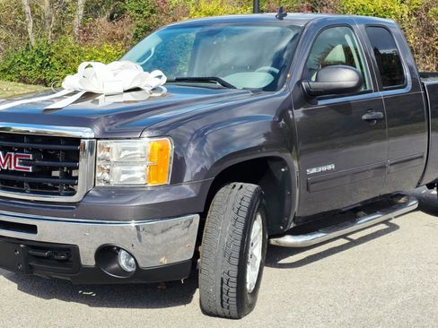 Used 2010 GMC Sierra 1500 SLE w/ Power Pack Plus image 3
