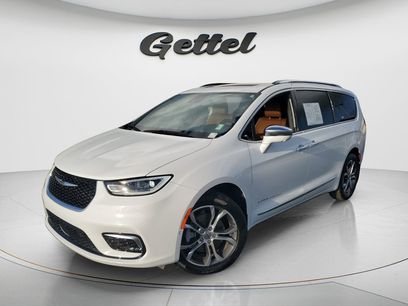 Used 2024 Chrysler Pacifica Pinnacle w/ Trailer Tow Group