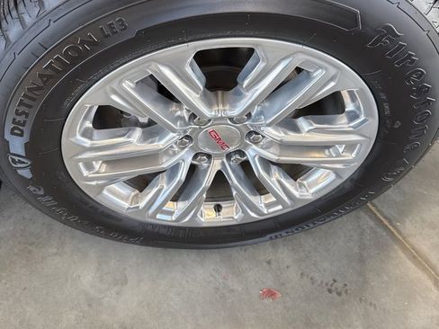 Used 2021 GMC Yukon SLT w/ SLT Premium Package image 22