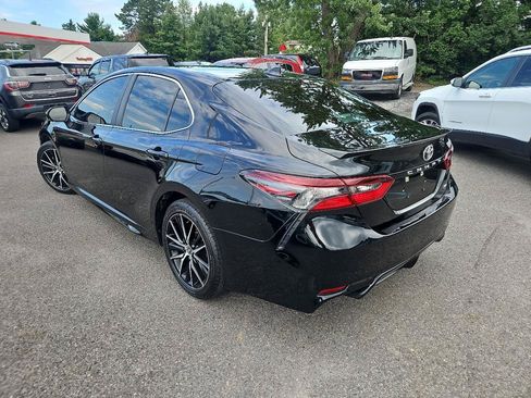 Used 2023 Toyota Camry SE FWD image 5