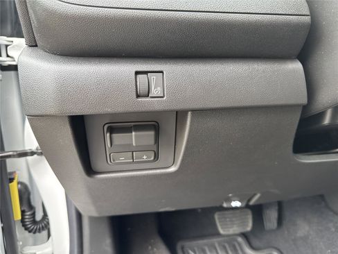 New 2026 Chevrolet Colorado W/T w/ WT Custom Package AWD/4WD image 28