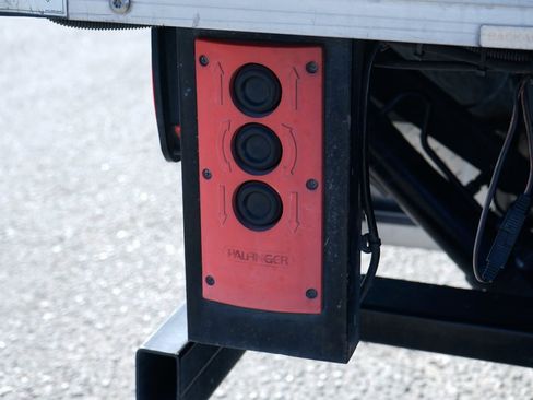 Used 2017 Ford F550 2WD Regular Cab Super Duty image 13