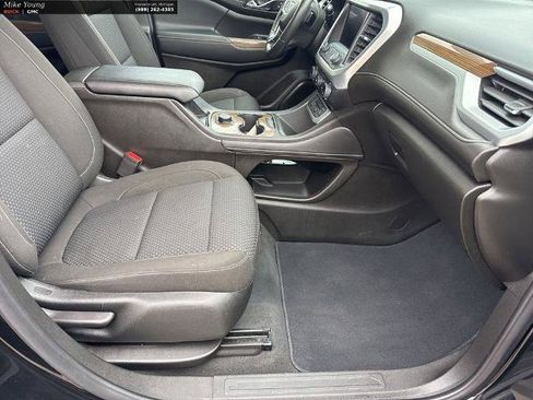 Used 2023 GMC Acadia SLE FWD image 42