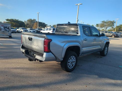 Used 2025 Toyota Tacoma SR5 image 6