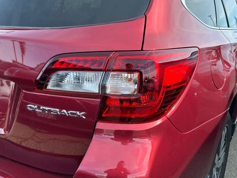 Used 2019 Subaru Outback 2.5i Limited image 17