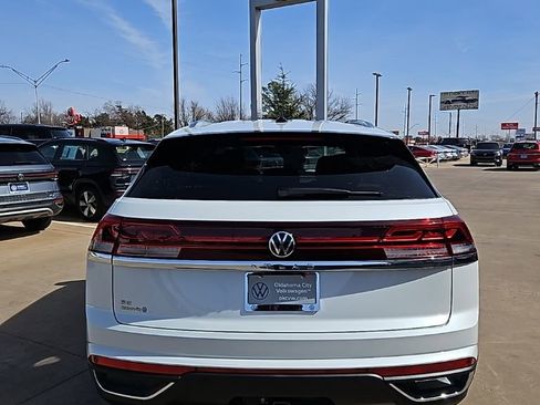 New 2026 Volkswagen Atlas Cross Sport SE image 6