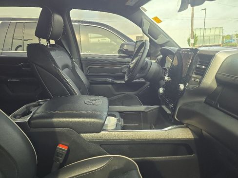 Used 2025 RAM 1500 Laramie AWD/4WD image 7