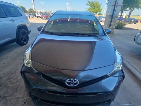 Used 2016 Toyota Prius V Five FWD image 21